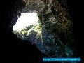 A Melissani-t feletti barlang beszakadt teteje (Keffalnia)